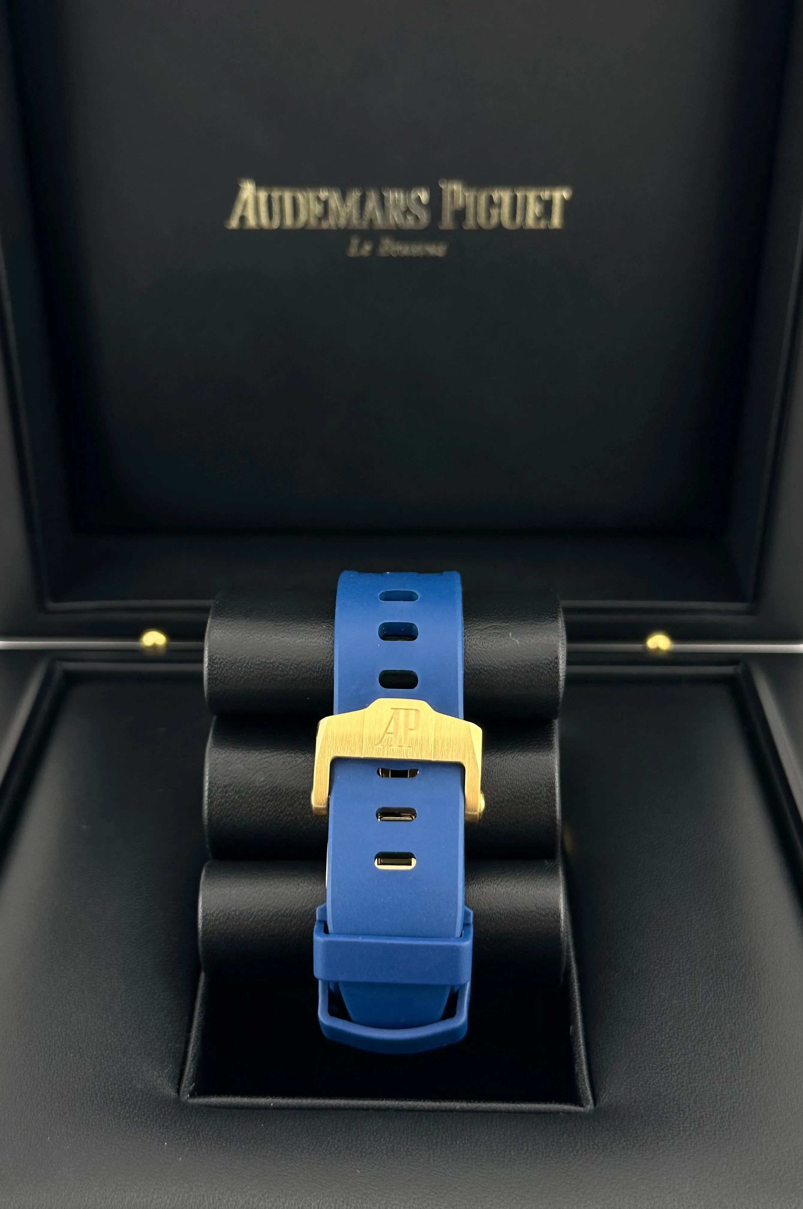 Audemars Piguet Royal Oak Offshore 26236BA.YY.D346CA.01 Yellow Gold Sapphire Dial (2023)