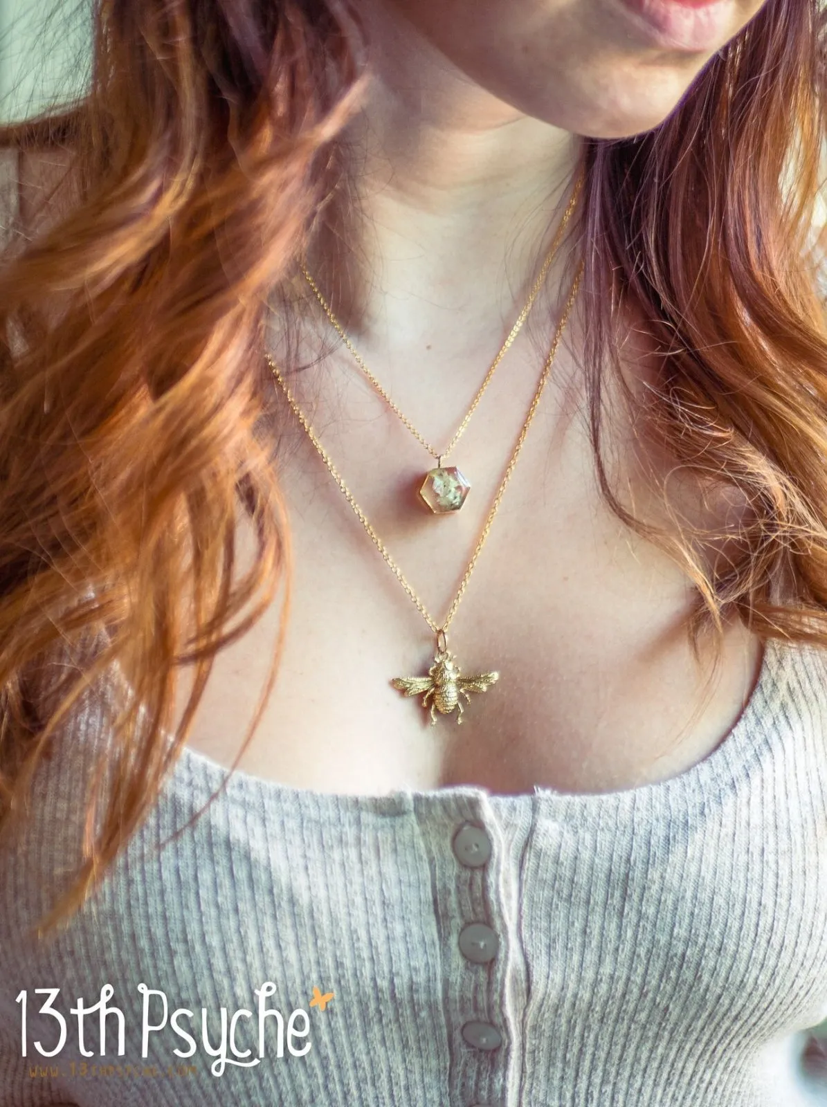 Gold bee and dried flowers double layered necklace set