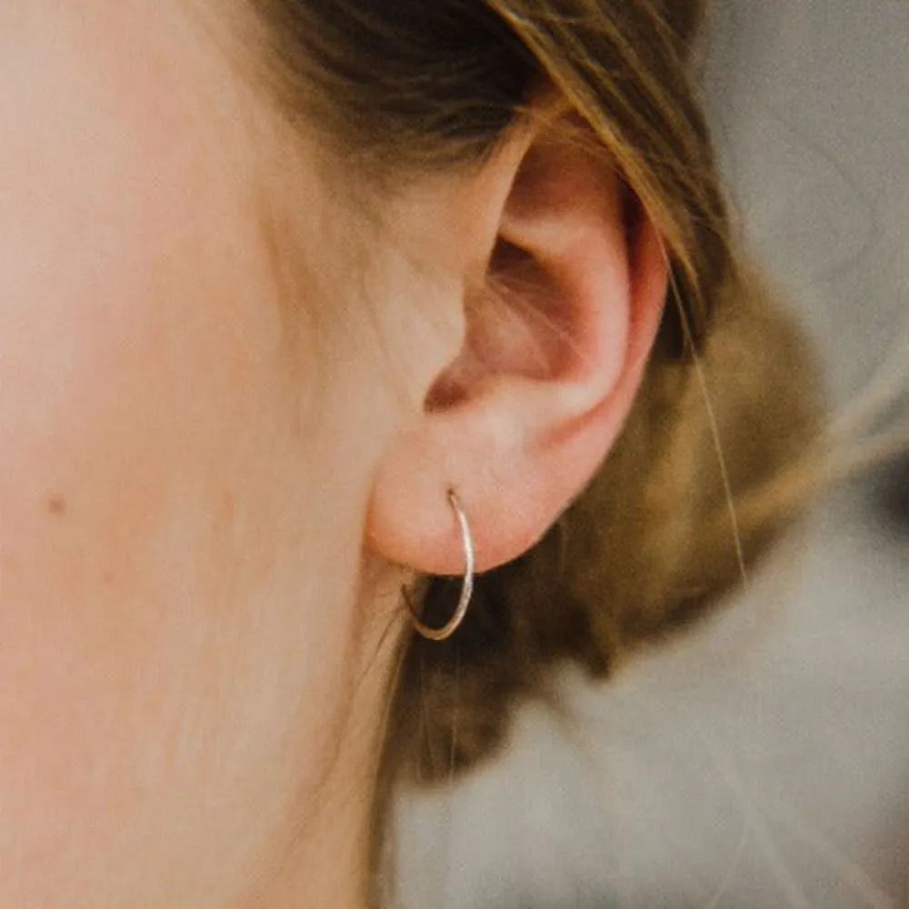 Lindsay Threader Hoop Earrings